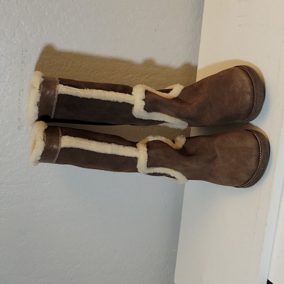 COLE HAAN Nike Tall Suede Sheep Fur Boots 8B - Picture 3 of 12